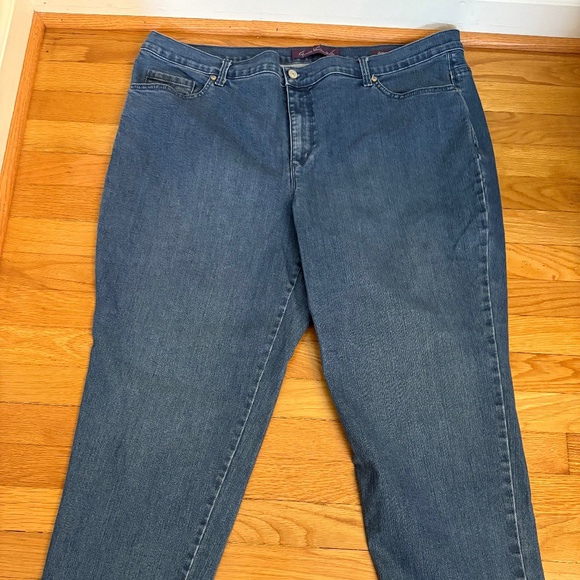 Gloria Vanderbilt | Jeans | Gloria Vanderbilt Amanda Jeans Plus Size Jeans 8 Short Dark Blue